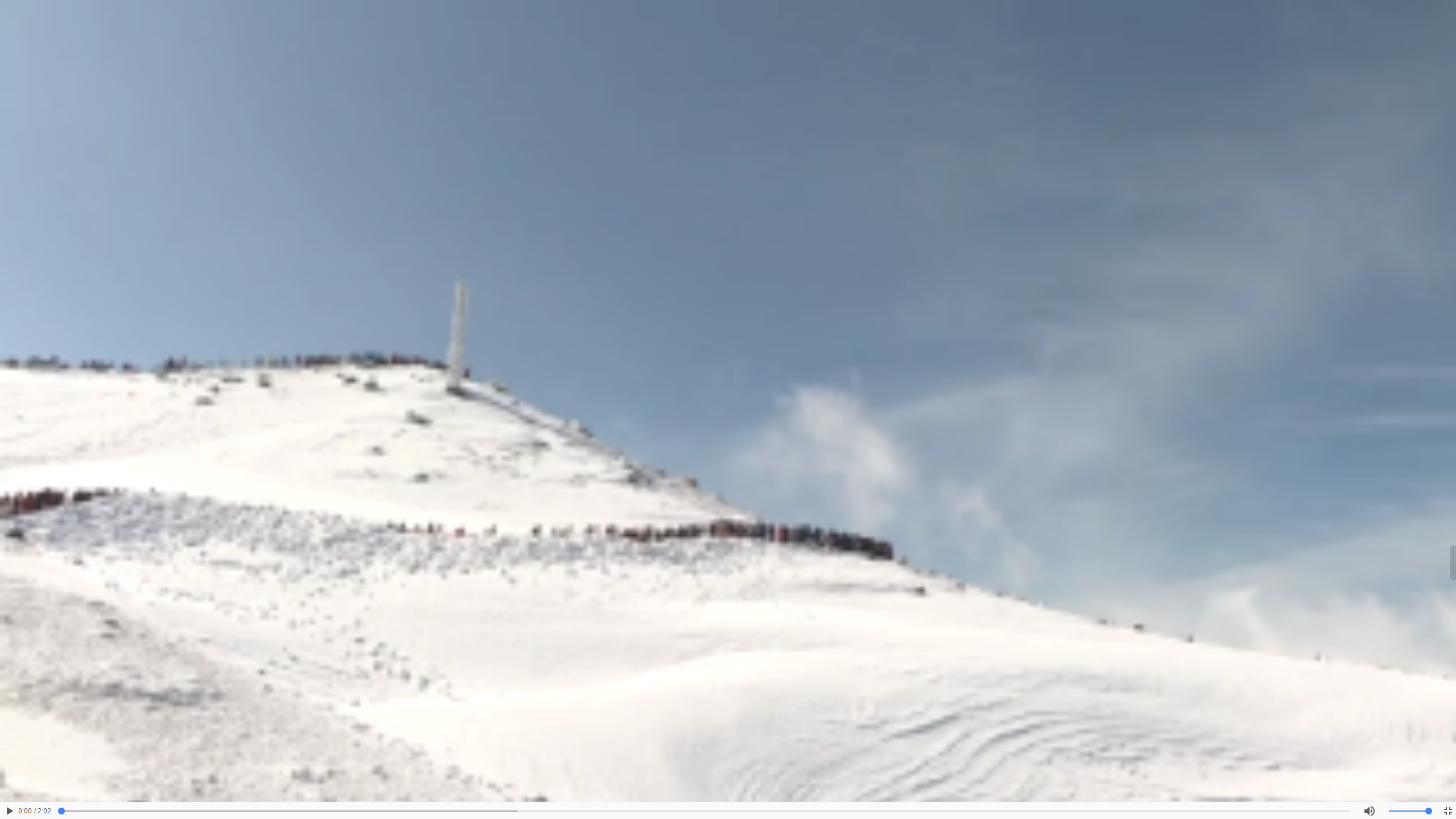 长白山十月初雪 游人有幸踏雪赏秋