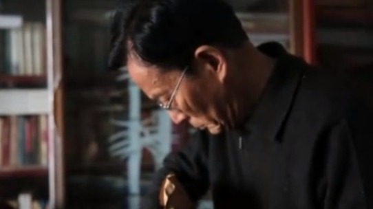 作家赵尊生追寻毛泽东足迹，每天效仿毛泽东洗冷水浴
