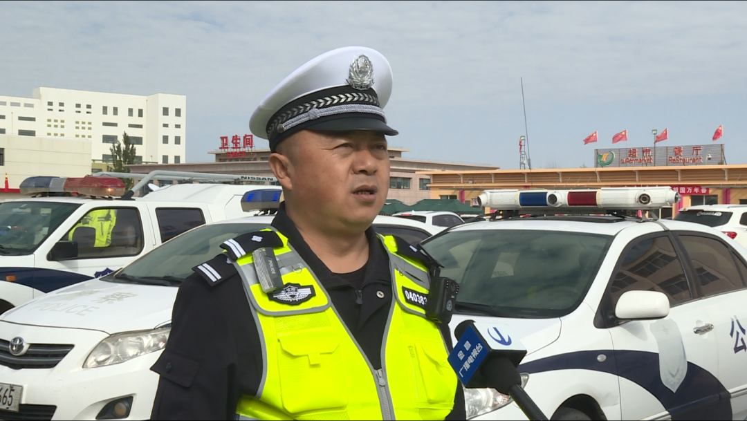 高速车胎暴走金昌交警叔叔29秒出警应急处突