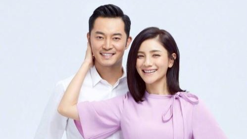 沙溢在家喜欢黏着老婆，胡可：我俩角色好像反过来了