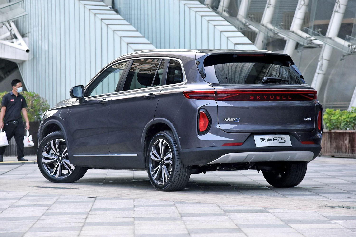 天美汽车et5正式上市补贴后售价15281988万元