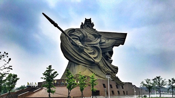 湖北荆州违建巨型关公雕像被通报,省住建厅:高度重视正处理