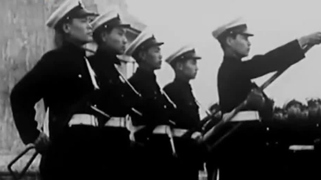 1949年珍贵影像！朱德总司令检阅陆海空三军将士