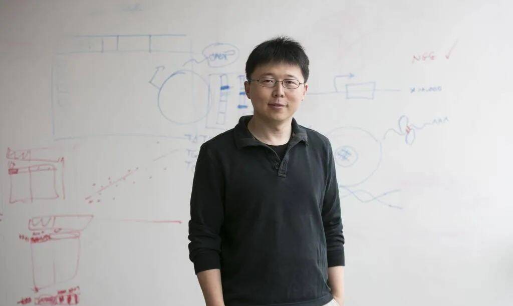 诺贝尔化学奖颁给“基因编辑”，华裔科学家张锋未能一同加冕_凤凰网