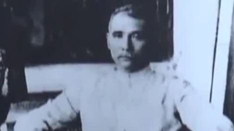 1923年孙中山成立大元帅大本营，任蒋介石为行营参谋长