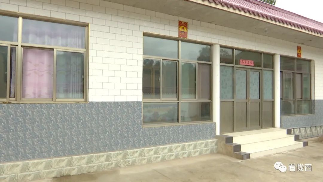 陇西县和平乡新康村产业园负责人莫治国:我们产业园在2014年流转新康