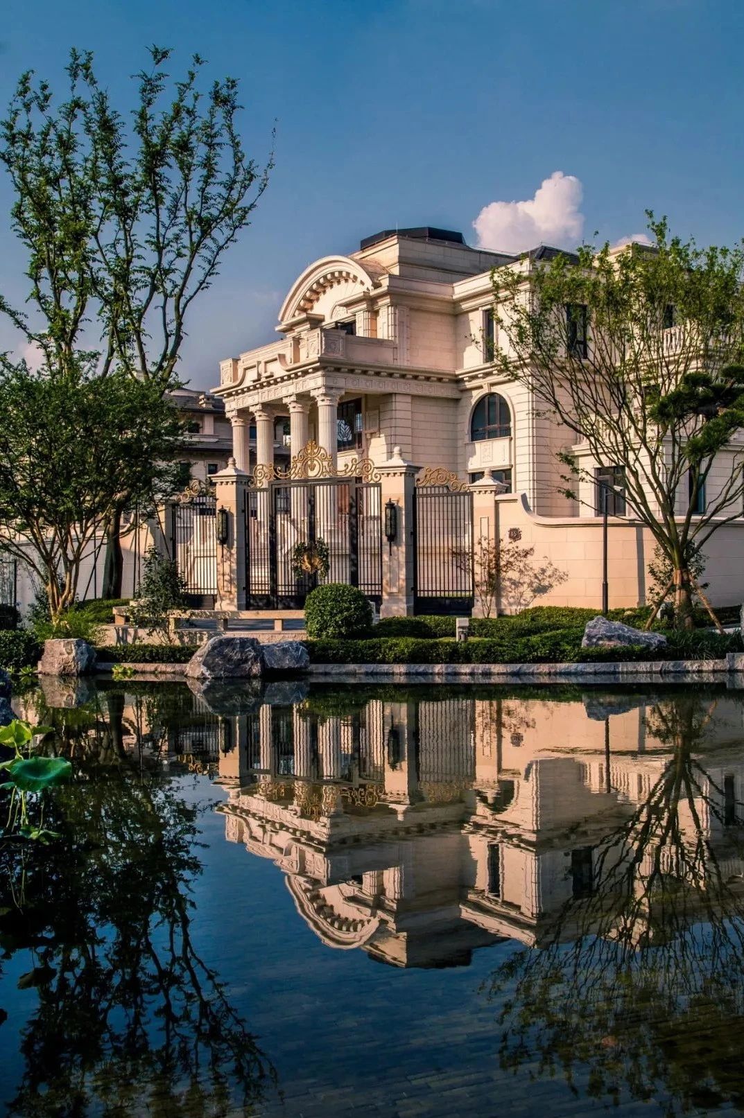 一城仰止的舜山府千万级庄园式别墅传世新启