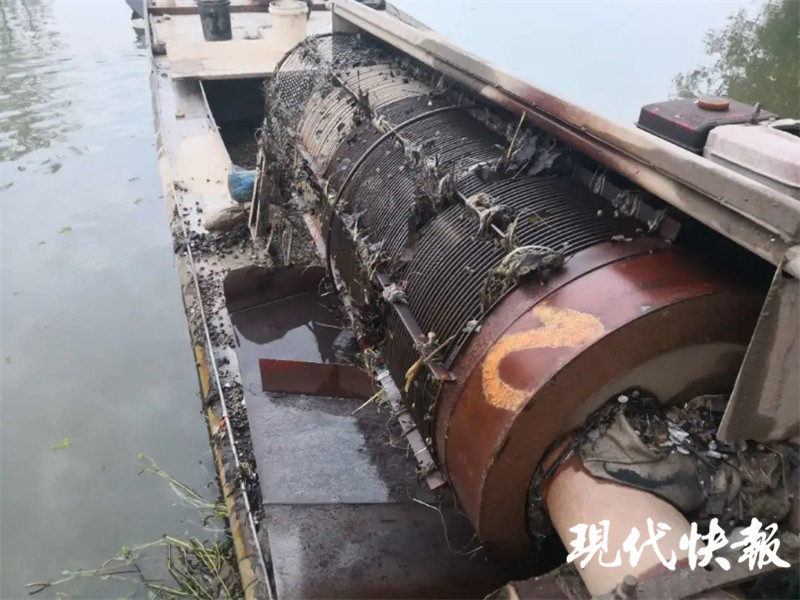 △张某的小船上藏着的抽水式轮机过滤器