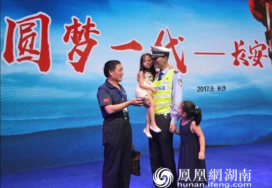 退休不退"摄" 勇攀"新"高峰 一一省公安厅退休干部胡立强精研手机摄影与实践