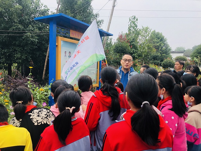 “留住生态乡愁&middot;关爱留守儿童”活动走进黄陂区蔡店中心小学及姚家老屋村