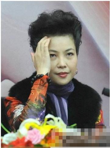 李天一入狱7年,81岁李双江仍在等待,54岁梦鸽已日渐苍老