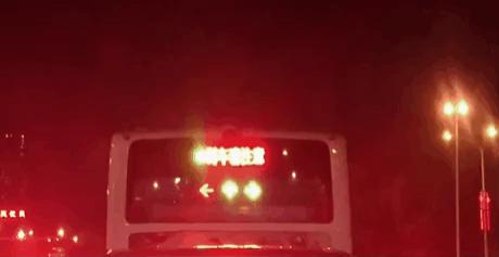 全国首批！长沙公交车自带红绿灯上热搜