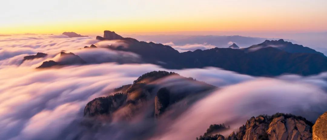 若问秋景何处好，唯有洛阳白云山！