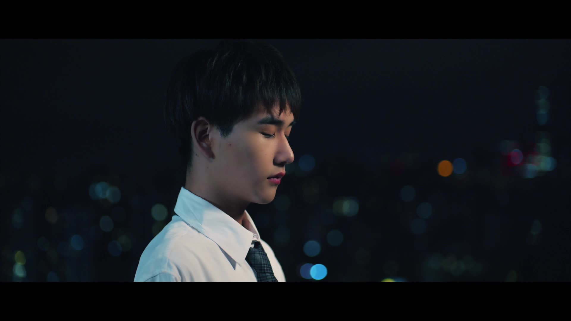 实力女声刘思涵新专辑《爱,未满》情感主打《不习惯》mv上线