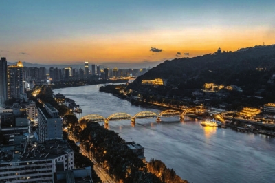 《大河之城》 郭德智 摄