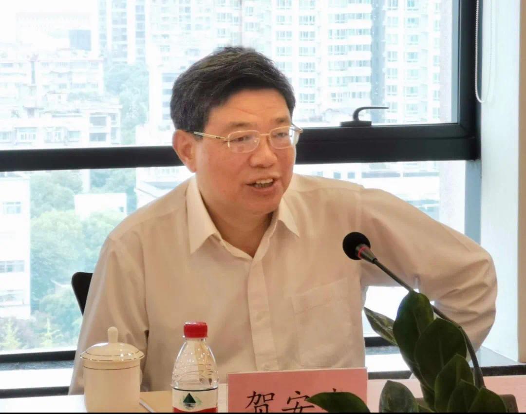 贺安杰参加读书交流会:把读书思考更好转化为履职成果