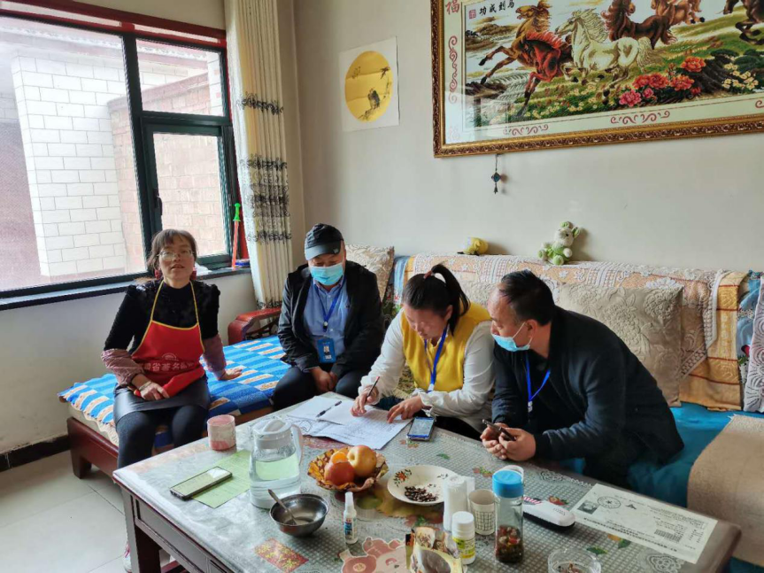 兰州新区千余人口普查员入户摸底 请开门配合！