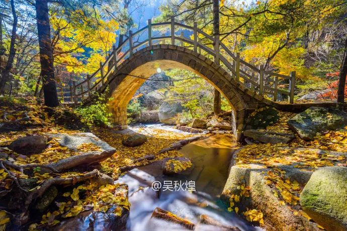 若问秋景何处好，唯有洛阳白云山！