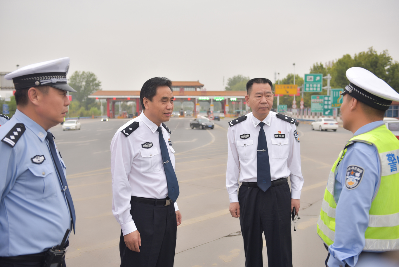 马中虎深入景区及交通要道,检查指导安保工作