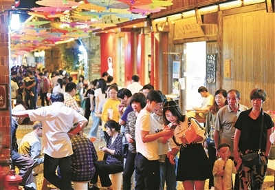 历史上无数文人墨客在四明大地留下了一首首脍炙人口的诗篇