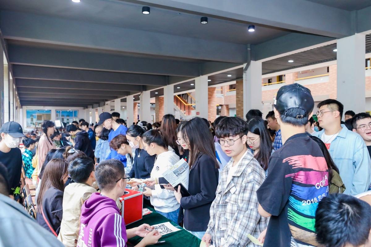 企业走出去，人才引进来 南部商务区打响2021年应届毕业生人才“抢夺战”