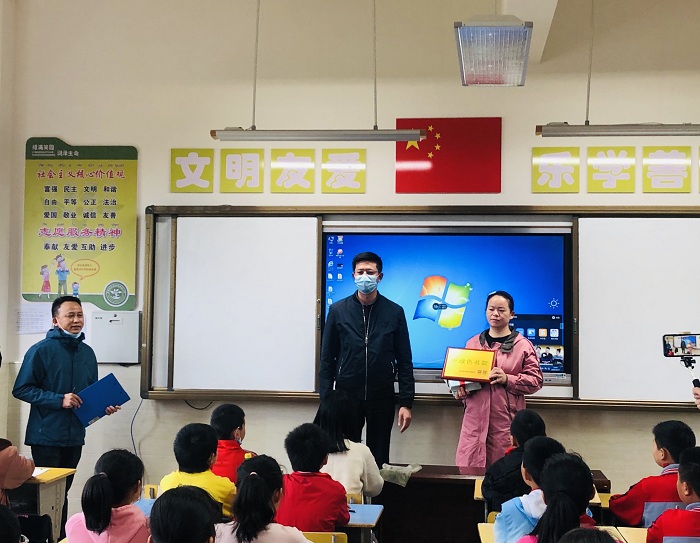 “留住生态乡愁&middot;关爱留守儿童”活动走进黄陂区蔡店中心小学及姚家老屋村