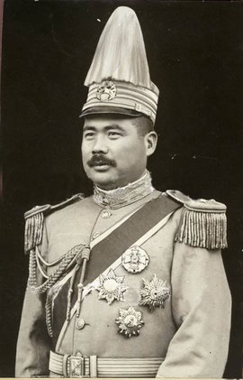 （冯玉祥(1882年11月6日-1948年9月1日)，中国国民革命军陆军一级上将，西北军阀。有"基督将军"、"倒戈将军"、"布衣将军"之称。）