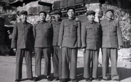 中国人民志愿军有几任司令员和政治委员？