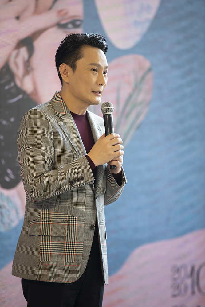 张信哲民61潮月份牌珍稀画稿与二十世纪时尚潮流展上海开幕