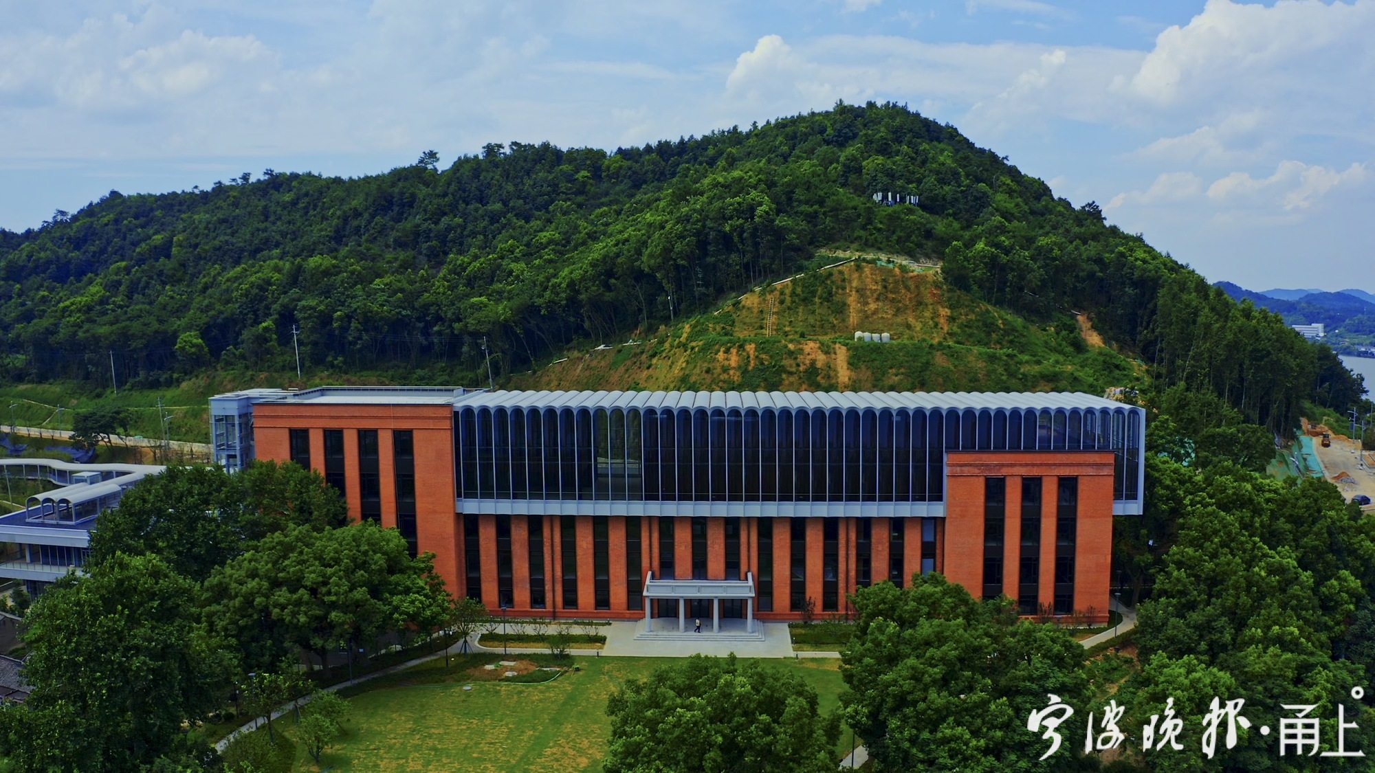 宁波院士中心正式启用将瞄准一流目标做好集智创智联智三篇文章