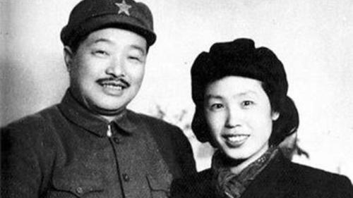 贺龙的胡子成了他的标志形象，你可知他也曾剪过自己的胡须