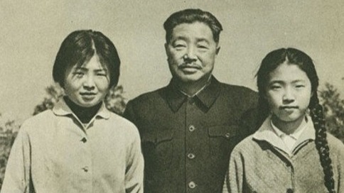 贺龙长征时期带着孩子赶路，狂奔几十里后竟发现孩子丢了