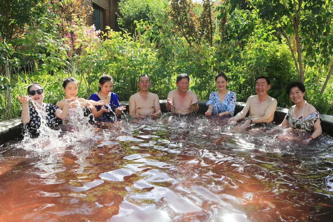 武威温泉度假村吸引"美丽中国摄制团队"拍摄取景