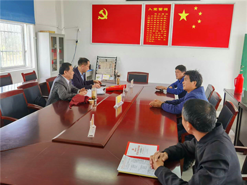 定远县县委教体工委领导对仁和学校拟发展预备党员进行组织谈话
