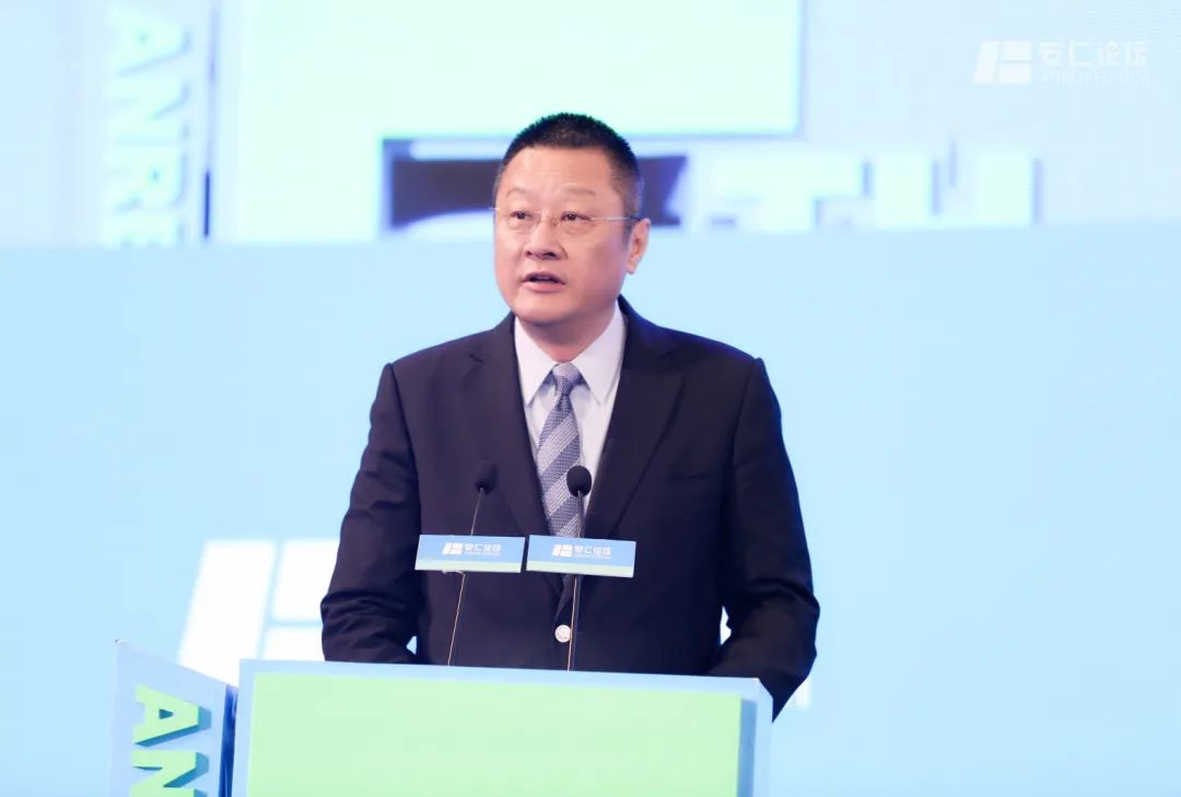 华侨城集团有限公司董事,总经理,中国旅游景区协会会长,中国游艺机