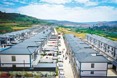 思路清产业兴日子美