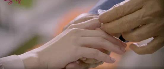 《喜宝》被拍成年度大烂片,亦舒作品为什么那么难改？