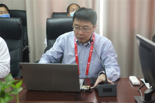 专家组组长徐东杰介绍中国心衰中心认证目的和现场核查要求