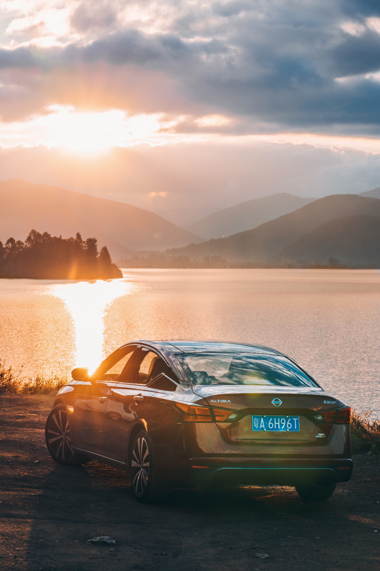 唯香车美景不可辜负试驾东风日产第七代天籁