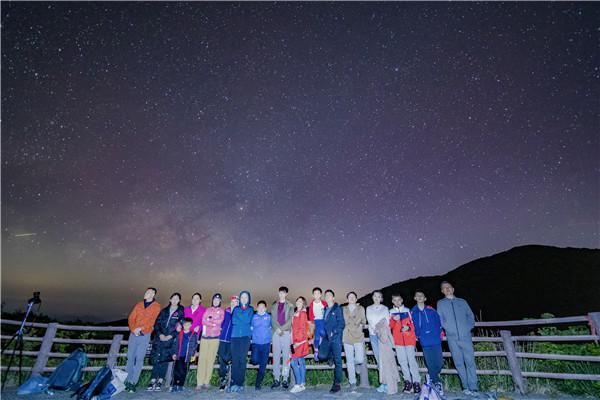 大围山的观星者。