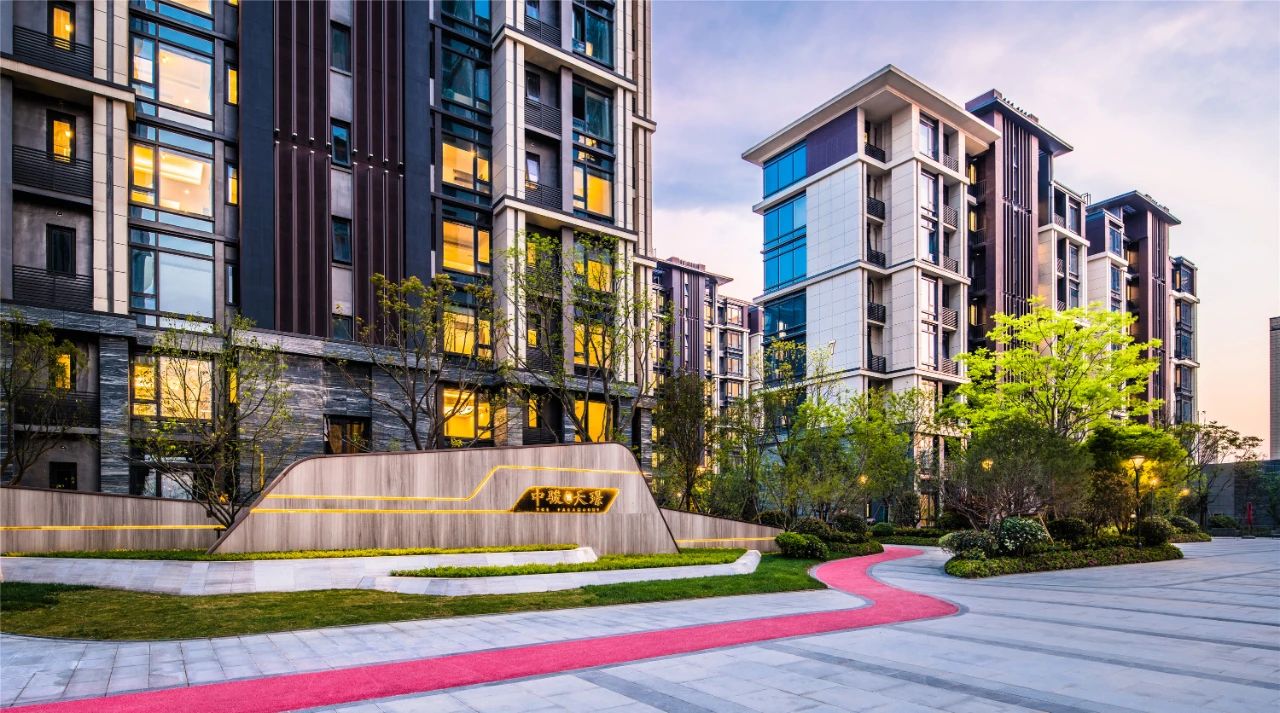 中骏·上海天璟实景图安全是中骏适老龄化设计中最重要的组成部分.