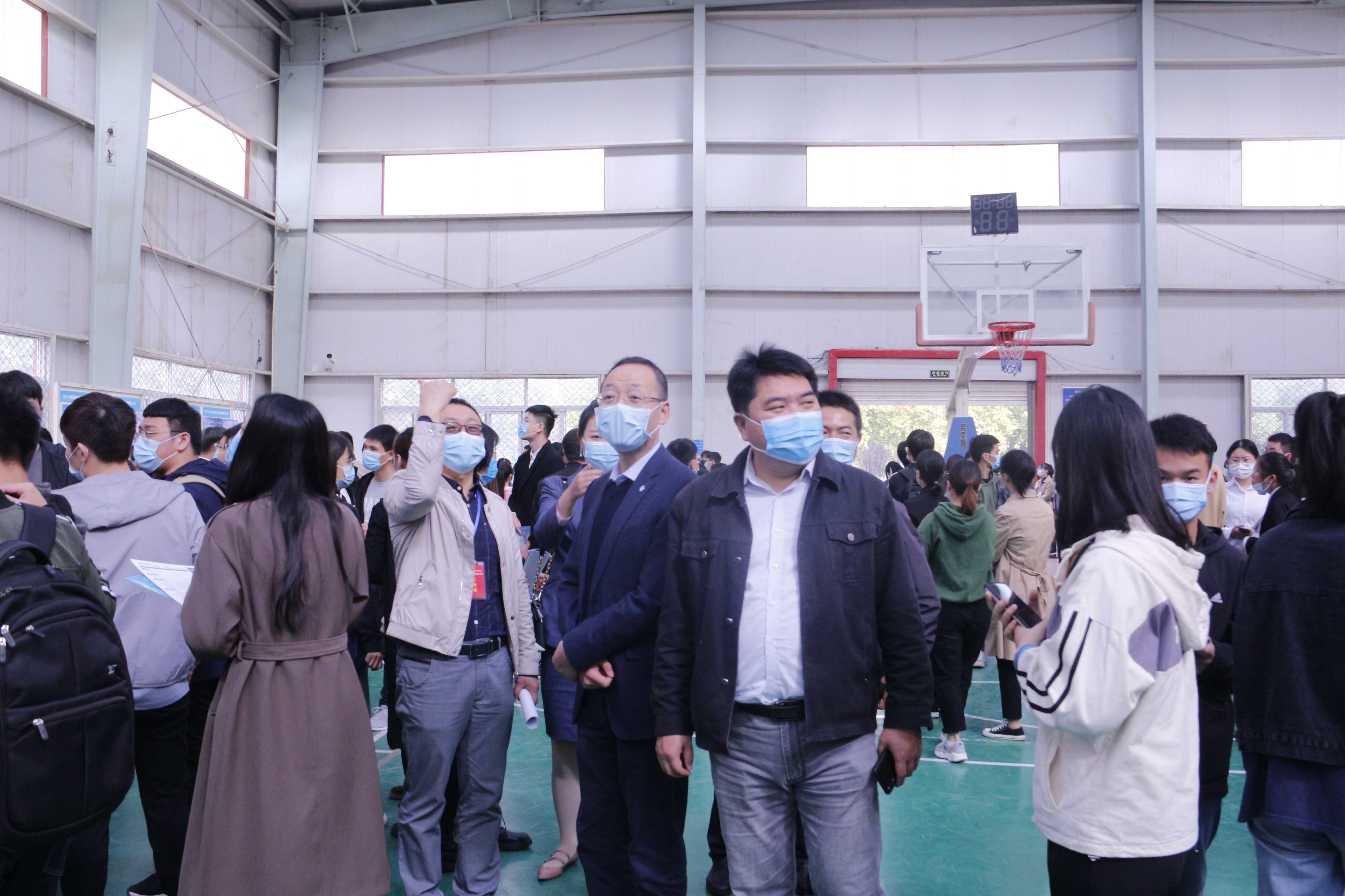 点赞!中国航空工业集团有限公司郑州航院专场招聘会举行