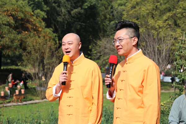 武汉文旅志愿服务情暖晚秋 江城老人乐享重阳佳节 