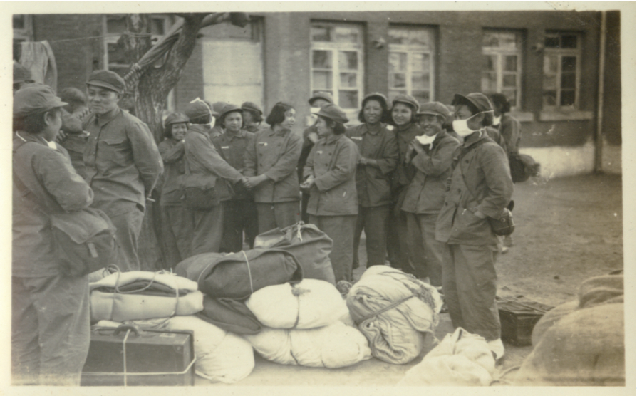 ▪离别不忘战友情