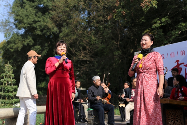 武汉文旅志愿服务情暖晚秋 江城老人乐享重阳佳节 