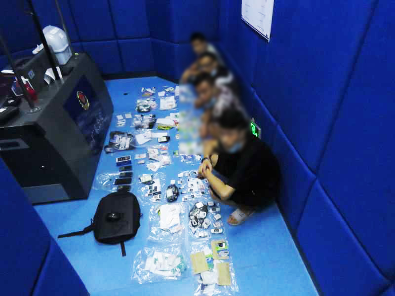 广州警方开展“断卡”行动 一个月抓获买卖“两卡”犯罪嫌疑人689名