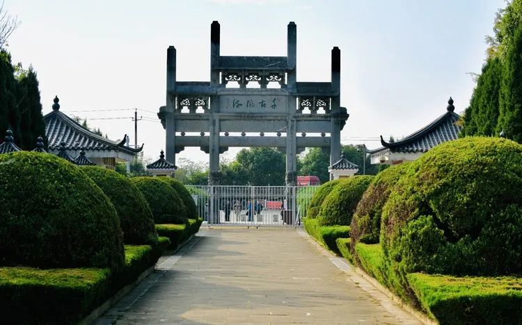 跟着李白游皖南，穿越千年前盛世美景！领略安徽人文胜景，山水奇踪 ！