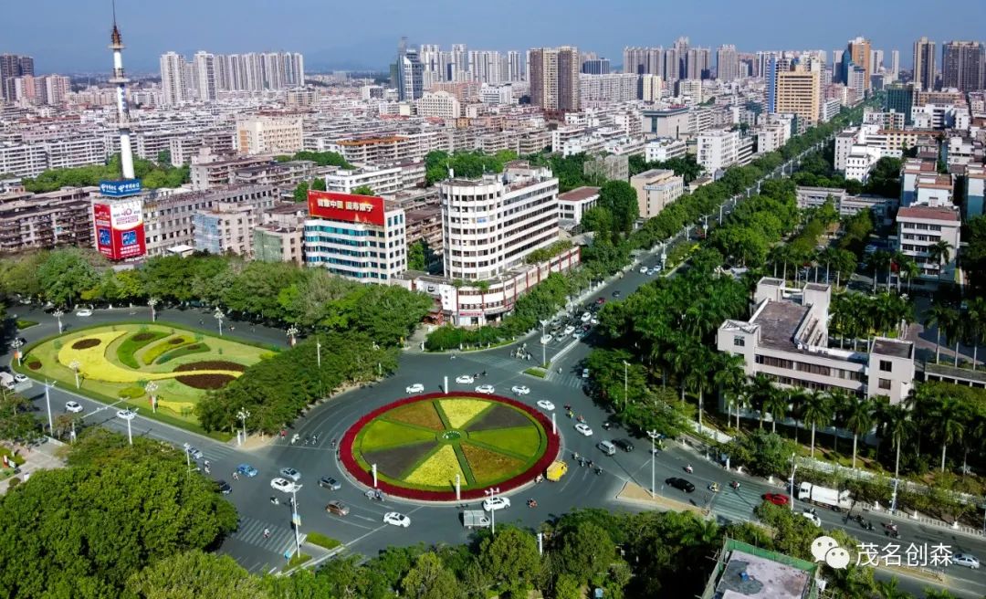 闵灿 摄广东省森林小镇高州根子镇元坝村.