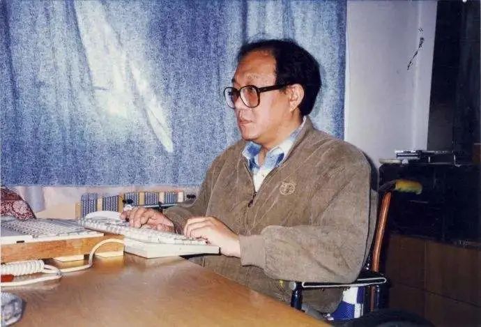 写作时的史铁生