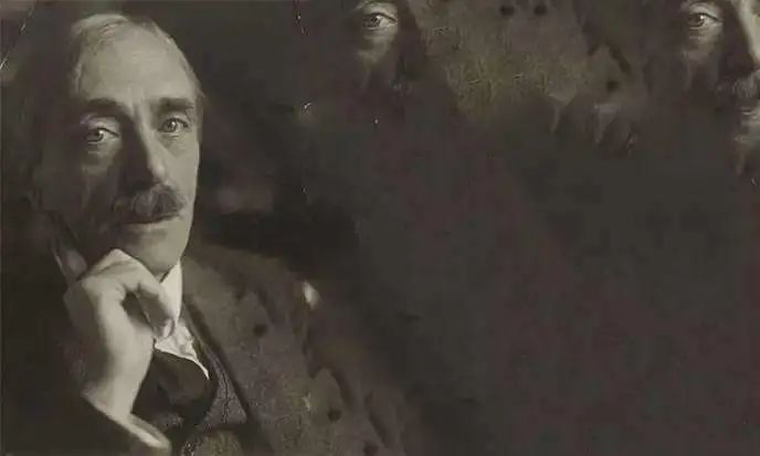 保尔·瓦雷里（Paul Valery，1871.10.30～1945.7.20），法国象征派诗人，法兰西学院院士。作有《旧诗稿》（1890～1900）、《年轻的命运女神》（1917）、《幻美集》（1922）等。